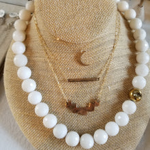 Load image into Gallery viewer, Crescent Moon Necklace