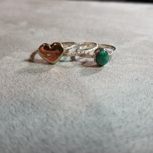 Load image into Gallery viewer, Tiny Heart Ring