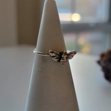Load image into Gallery viewer, Honey Bee Ring