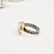Load image into Gallery viewer, Two Tone Mother of Pearl Ring with Decorative Band - Size 6