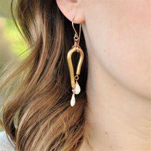 Load image into Gallery viewer, White Sapphire Cloud Earrings