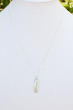 Load image into Gallery viewer, Tiny Feather Necklace