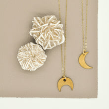 Load image into Gallery viewer, Crescent Moon Necklace