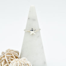 Load image into Gallery viewer, Tiny Star Ring