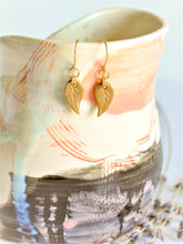 Load image into Gallery viewer, Dangling Leaf Earrings