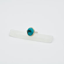 Load image into Gallery viewer, Two Tone Bisbee Turquoise Ring - Size 6
