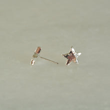 Load image into Gallery viewer, Twinkling Star Studs