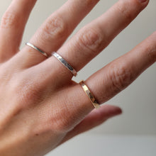 Load image into Gallery viewer, Hammered Ring Band
