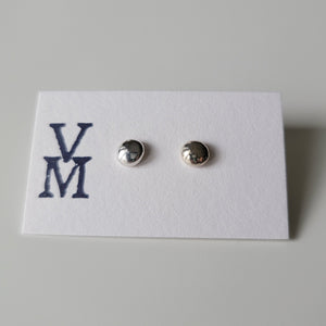 Gumdrop studs