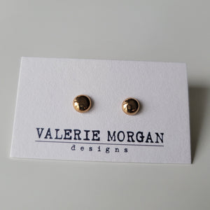 Gumdrop studs