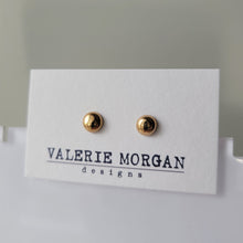 Load image into Gallery viewer, Gumdrop studs
