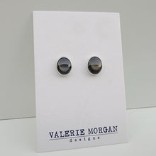 Load image into Gallery viewer, Black Catseye Studs
