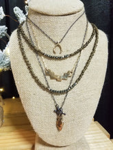 Load image into Gallery viewer, Edgy Arrowhead Necklace
