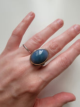 Load image into Gallery viewer, Mixed Metal Chalcedony Ring - Size 7
