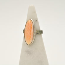 Load image into Gallery viewer, Spiny Oyster Shell Ring - Size 7
