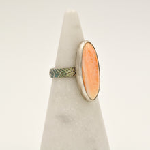 Load image into Gallery viewer, Spiny Oyster Shell Ring - Size 7

