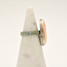 Load image into Gallery viewer, Spiny Oyster Shell Ring - Size 7
