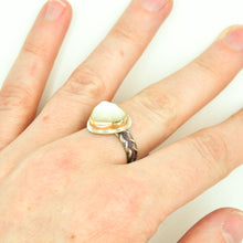 Load image into Gallery viewer, Two Tone Mother of Pearl Ring with Decorative Band - Size 6

