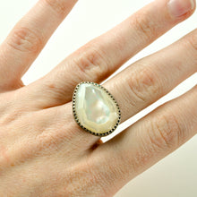 Load image into Gallery viewer, Large Mother of Pearl Statement Ring - Size 8

