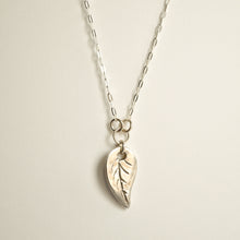 Load image into Gallery viewer, Small Leaf Necklace

