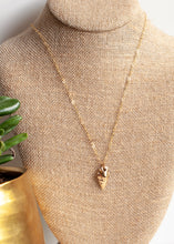 Load image into Gallery viewer, Arrowhead Necklace
