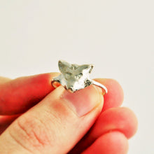 Load image into Gallery viewer, Fox Face Ring
