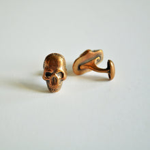 Load image into Gallery viewer, Skull Cuff Links
